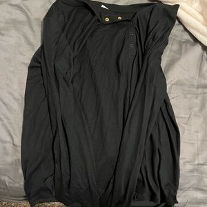 Black button top size large